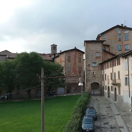 Artemisia Antique Fara Bergamo